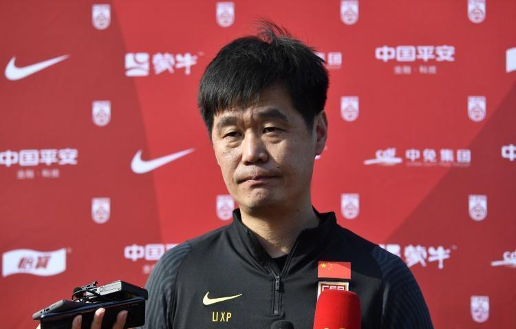 新帅上任，国足名单告诉他无法做主的简单介绍