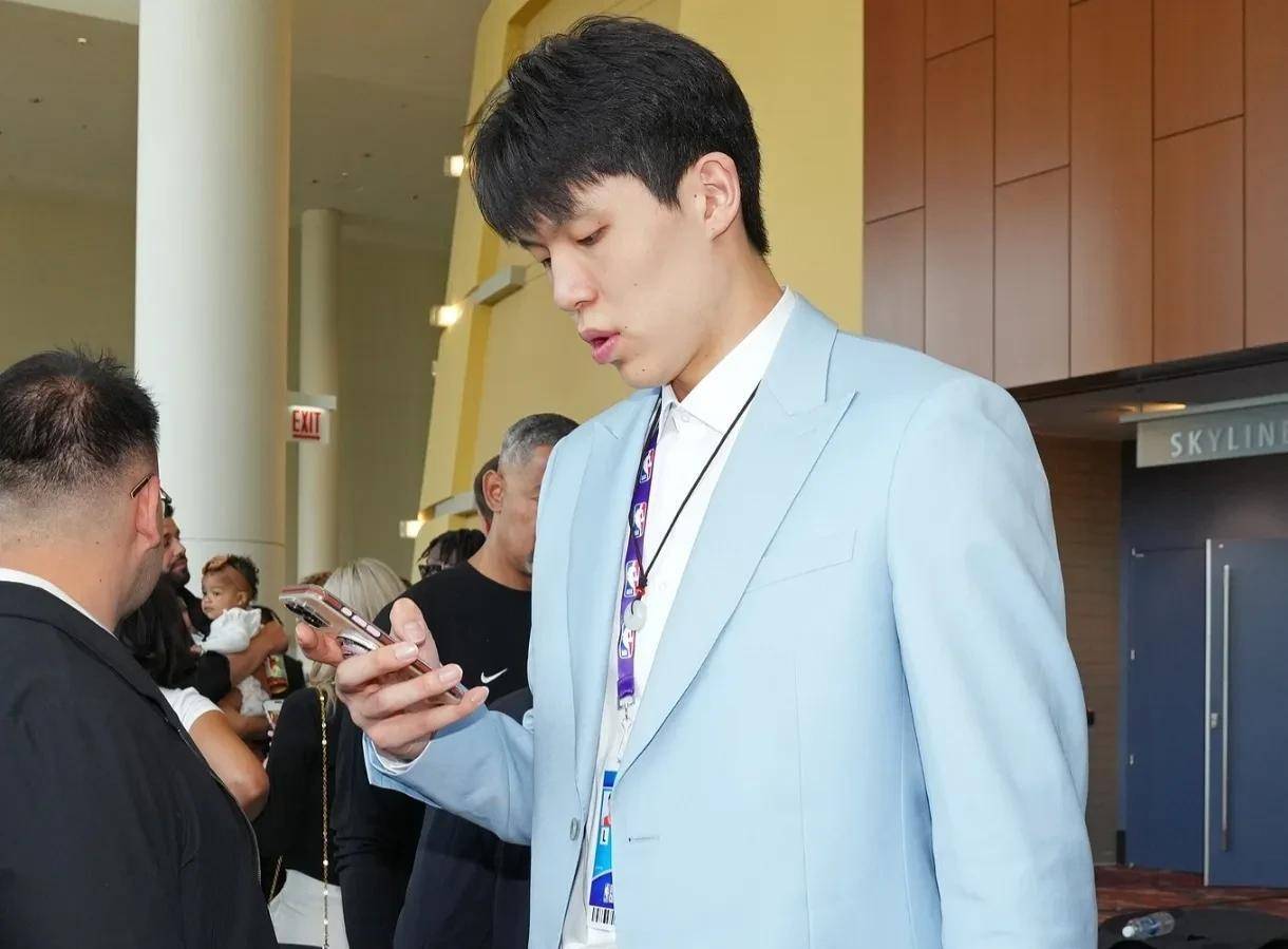 杨瀚森谈NBA的身体对抗：很强硬但比较文明不会有过度的动作